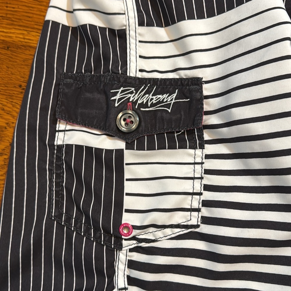 Billabong Black and White Striped Board Shorts - Picture 3 of 12